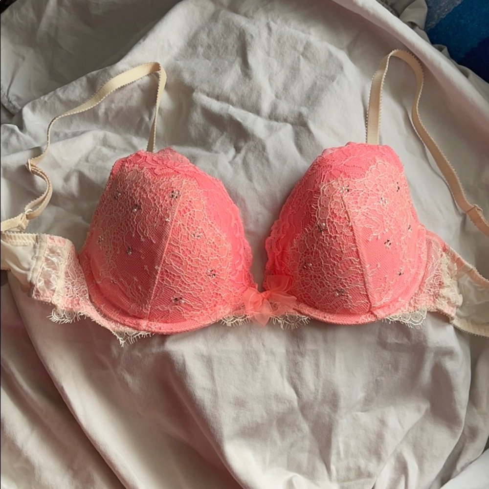 EUC • Victoria’s Secret Dream Angels Push Up